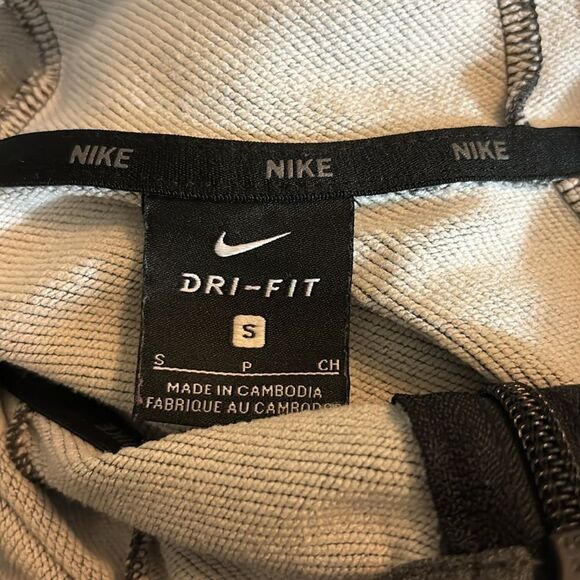 Nike Men's Gray zip up jacket small - Picture 3 of 4